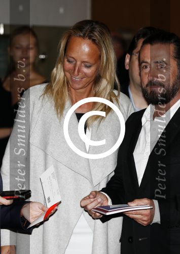 Amsterdam 15 april 2016
Premiere Natiuonaal Ballet in de stopera. Floortje Dessing met een kennis
Floortje Dessing en goede vriend Guido Keff