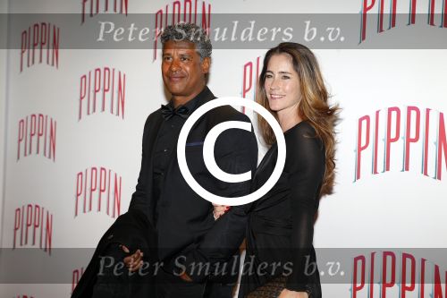 Amsterdam 10 maart 2016
Premiere Pippin in carre. Frank Rijkaard met zijn vrouw