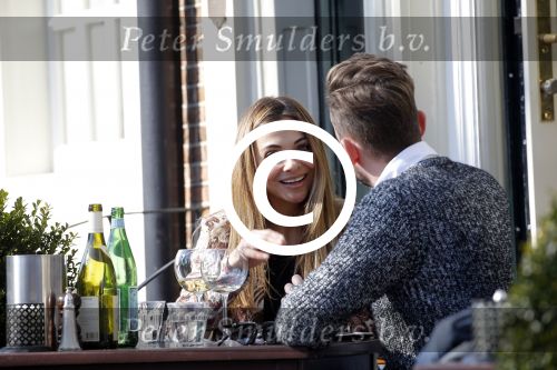 Amsterdam 17 maart 2016.
Georgina Verbaan en Patrick Martens op terras in Amsterdam.
