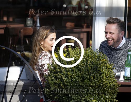 Amsterdam 17 maart 2016.
Georgina Verbaan en Patrick Martens op terras in Amsterdam.