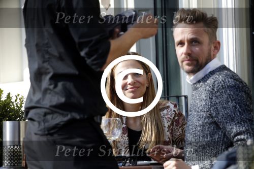Amsterdam 17 maart 2016.
Georgina Verbaan en Patrick Martens op terras in Amsterdam.