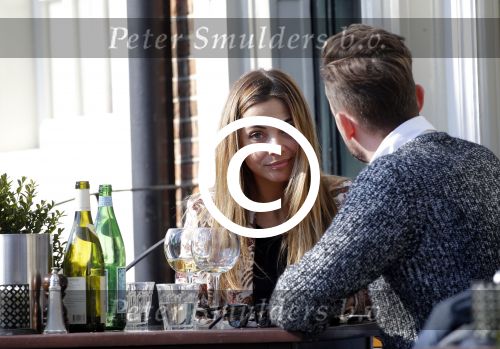 Amsterdam 17 maart 2016.
Georgina Verbaan en Patrick Martens op terras in Amsterdam.
