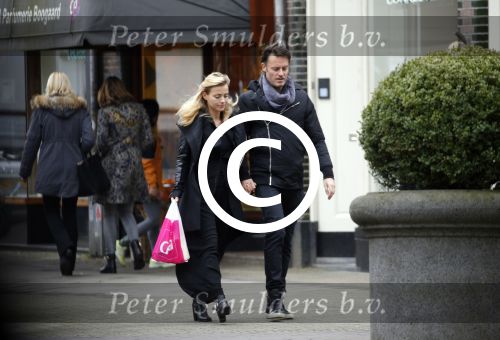 Amsterdam 21 maart 2016 
Gigi Ravelli met haar vriend Roger Hodenius op de cornelis schuytstraat