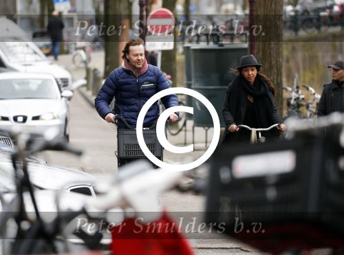 Amsterdam 23 maart 2016 
Gijs Staverman met (een) vriendin op de fiets in Amsterdam.