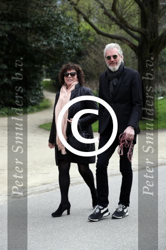 Amsterdam 9 april 2016 
Henriette Tol met haar man in het vondelpark.