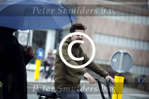 Amsterdam 14 april 2016 
Jasper of Marius Gottlieb op de fiets in amsterdam zuid