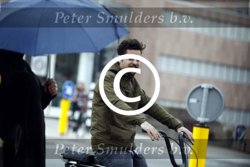 Amsterdam 14 april 2016 
Jasper of Marius Gottlieb op de fiets in amsterdam zuid