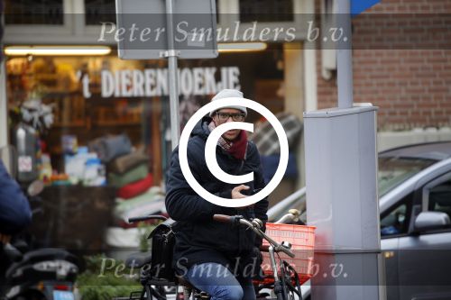 Amsterdam 11 maart 2016
Jimmy Geduld bellend op straat.