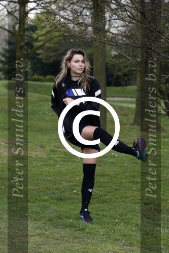 Rotterdam 13 april 2016
Life after Football LAF Voet golf met oa Eljero Elia Najib Amhali Pierre v Hooijdonk Fajah Lourens Joelle Witschge Ramon Beuk Evgeniy Levchencko Michael Mols Romano Denneboom Kahlid Boularouz en de organisatoren Regi Blinker enSoufian Asafiati