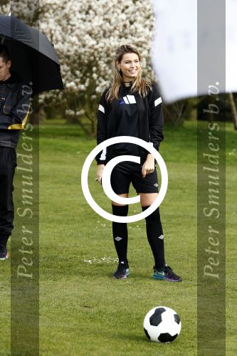 Rotterdam 13 april 2016
Life after Football LAF Voet golf met oa Eljero Elia Najib Amhali Pierre v Hooijdonk Fajah Lourens Joelle Witschge Ramon Beuk Evgeniy Levchencko Michael Mols Romano Denneboom Kahlid Boularouz en de organisatoren Regi Blinker enSoufian Asafiati