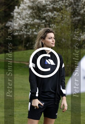 Rotterdam 13 april 2016
Life after Football LAF Voet golf met oa Eljero Elia Najib Amhali Pierre v Hooijdonk Fajah Lourens Joelle Witschge Ramon Beuk Evgeniy Levchencko Michael Mols Romano Denneboom Kahlid Boularouz en de organisatoren Regi Blinker enSoufian Asafiati