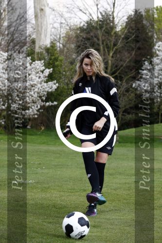 Rotterdam 13 april 2016
Life after Football LAF Voet golf met oa Eljero Elia Najib Amhali Pierre v Hooijdonk Fajah Lourens Joelle Witschge Ramon Beuk Evgeniy Levchencko Michael Mols Romano Denneboom Kahlid Boularouz en de organisatoren Regi Blinker enSoufian Asafiati