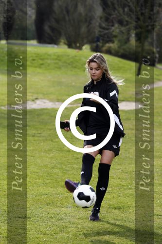 Rotterdam 13 april 2016
Life after Football LAF Voet golf met oa Eljero Elia Najib Amhali Pierre v Hooijdonk Fajah Lourens Joelle Witschge Ramon Beuk Evgeniy Levchencko Michael Mols Romano Denneboom Kahlid Boularouz en de organisatoren Regi Blinker enSoufian Asafiati