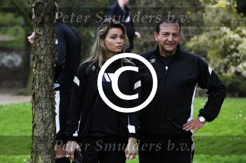 Rotterdam 13 april 2016
Life after Football LAF Voet golf met oa Eljero Elia Najib Amhali Pierre v Hooijdonk Fajah Lourens Joelle Witschge Ramon Beuk Evgeniy Levchencko Michael Mols Romano Denneboom Kahlid Boularouz en de organisatoren Regi Blinker enSoufian Asafiati