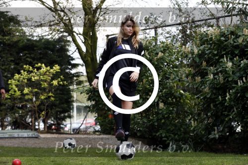 Rotterdam 13 april 2016
Life after Football LAF Voet golf met oa Eljero Elia Najib Amhali Pierre v Hooijdonk Fajah Lourens Joelle Witschge Ramon Beuk Evgeniy Levchencko Michael Mols Romano Denneboom Kahlid Boularouz en de organisatoren Regi Blinker enSoufian Asafiati