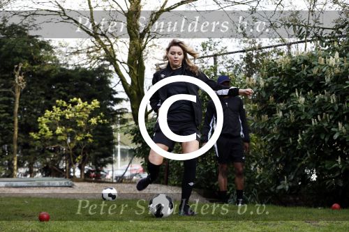Rotterdam 13 april 2016
Life after Football LAF Voet golf met oa Eljero Elia Najib Amhali Pierre v Hooijdonk Fajah Lourens Joelle Witschge Ramon Beuk Evgeniy Levchencko Michael Mols Romano Denneboom Kahlid Boularouz en de organisatoren Regi Blinker enSoufian Asafiati