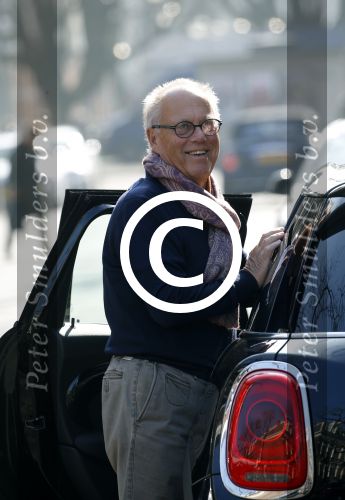 Amsterdam 12 maart 2016 
Joop Braakhekke met zijn mini cooper in Amsterdam zuid.