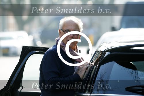 Amsterdam 12 maart 2016 
Joop Braakhekke met zijn mini cooper in Amsterdam zuid.