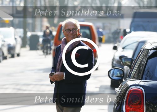 Amsterdam 12 maart 2016 
Joop Braakhekke met zijn mini cooper in Amsterdam zuid.