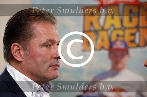 Zandvoort 20 april 2016
Persconferentie Max Verstapen ivm race event ism met Circuitpark Zandvoort en Jumbo.
Prins Bernhard Junior Jos Verstappen en Frits v Eerd waren aanwezig.