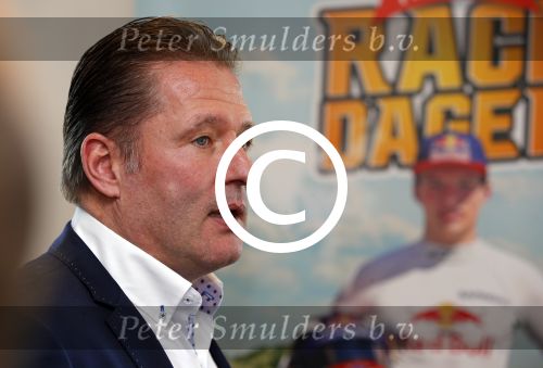 Zandvoort 20 april 2016
Persconferentie Max Verstapen ivm race event ism met Circuitpark Zandvoort en Jumbo.
Prins Bernhard Junior Jos Verstappen en Frits v Eerd waren aanwezig.
