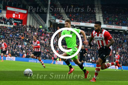 Eindhoven, 20 Maart 2016 Kompetitiewedstrijd PSV-AJAX, eindstand 0-2
Jurgen Locadia  in duel met Joel Veltman