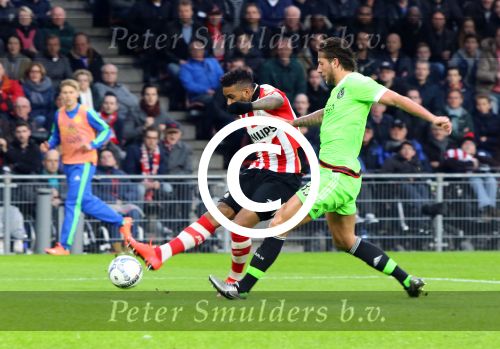 Eindhoven, 20 Maart 2016
Kompetitiewedstrijd PSV-AJAX, eindstand 0-2
Jurgen Locadia in duel met Mitchell Dijks