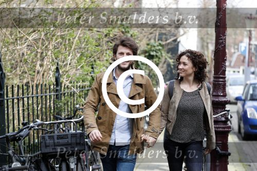 Amsterdam 2 april 2016
Katja Schuurman en haar vriend Freek v Noortwijk in het vondelpark.