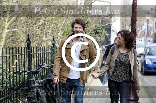 Amsterdam 2 april 2016
Katja Schuurman en haar vriend Freek v Noortwijk in het vondelpark.