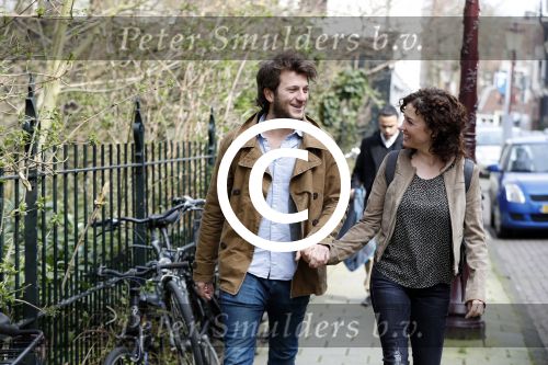 Amsterdam 2 april 2016
Katja Schuurman en haar vriend Freek v Noortwijk in het vondelpark.