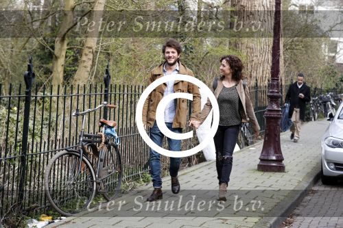 Amsterdam 2 april 2016
Katja Schuurman en haar vriend Freek v Noortwijk in het vondelpark.