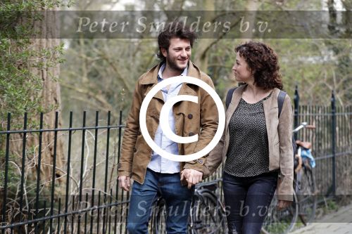 Amsterdam 2 april 2016
Katja Schuurman en haar vriend Freek v Noortwijk in het vondelpark.