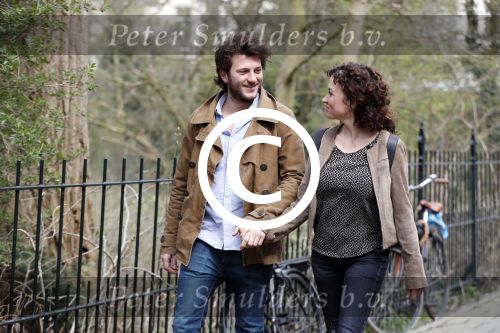 Amsterdam 2 april 2016
Katja Schuurman en haar vriend Freek v Noortwijk in het vondelpark.
