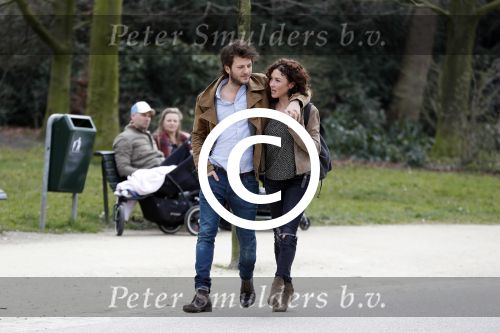 Amsterdam 2 april 2016
Katja Schuurman en haar vriend Freek v Noortwijk in het vondelpark.