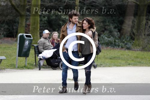 Amsterdam 2 april 2016
Katja Schuurman en haar vriend Freek v Noortwijk in het vondelpark.