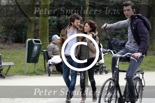 Amsterdam 2 april 2016
Katja Schuurman en haar vriend Freek v Noortwijk in het vondelpark.