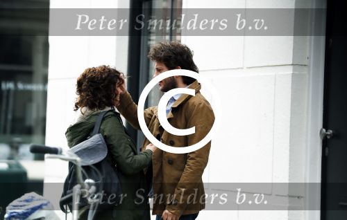 Amsterdam 16 april 2016
Katja Schuurman en Freek v Noordwijk verlaten zijn huis in amsterdam.