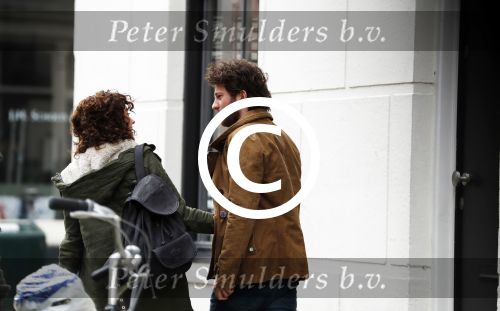 Amsterdam 16 april 2016
Katja Schuurman en Freek v Noordwijk verlaten zijn huis in amsterdam.