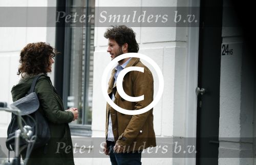Amsterdam 16 april 2016
Katja Schuurman en Freek v Noordwijk verlaten zijn huis in amsterdam.