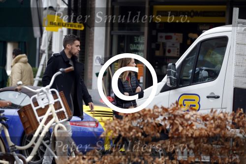 Amsterdam 22 maart 2016 
Kevin Strootman met zijn vriendin Thara Pols op de cornelis schuytstraat