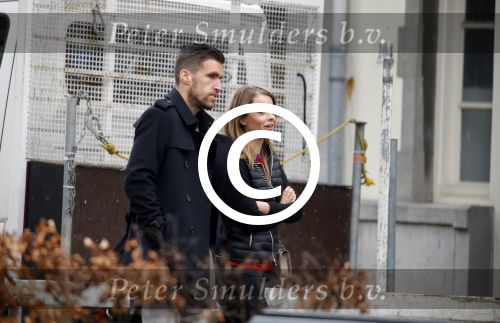 Amsterdam 22 maart 2016 
Kevin Strootman met zijn vriendin Thara Pols op de cornelis schuytstraat