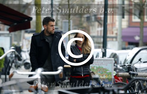 Amsterdam 22 maart 2016 
Kevin Strootman met zijn vriendin Thara Pols op de cornelis schuytstraat