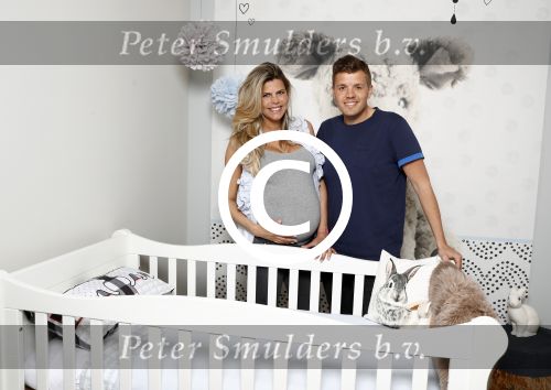 Hilversum 14 april 2016
Jaap Reesema en zijn zwangere vriendin Kim Kotter in de babykamer.
