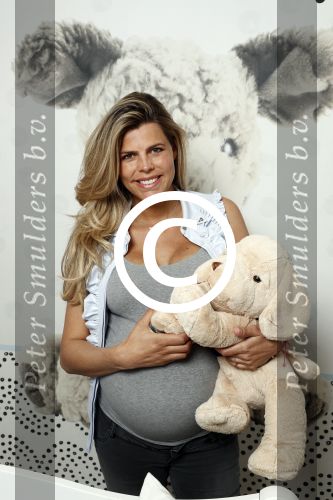 Hilversum 14 april 2016
Jaap Reesema en zijn zwangere vriendin Kim Kotter in de babykamer.