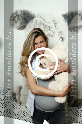 Hilversum 14 april 2016
Jaap Reesema en zijn zwangere vriendin Kim Kotter in de babykamer.