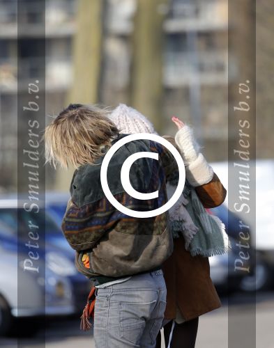 Amsterdam 12 maart 2016 
Lauren Verster met haar nieuwe vriend Jasper Diepeveen en Kimberley Klaver bij de bosbaan.
