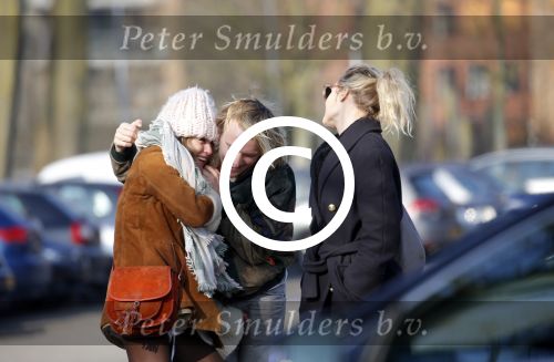Amsterdam 12 maart 2016 
Lauren Verster met haar nieuwe vriend Jasper Diepeveen en Kimberley Klaver bij de bosbaan.
