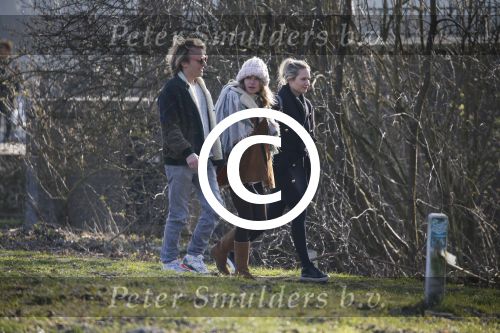 Amsterdam 12 maart 2016 
Lauren Verster met haar nieuwe vriend Jasper Diepeveen en Kimberley Klaver bij de bosbaan.