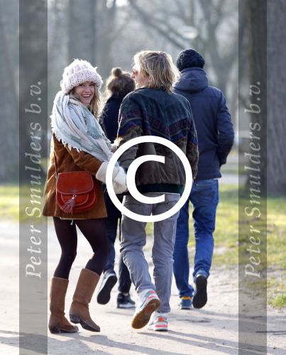 Amsterdam 12 maart 2016 
Lauren Verster met haar nieuwe vriend Jasper Diepeveen en Kimberley Klaver bij de bosbaan.