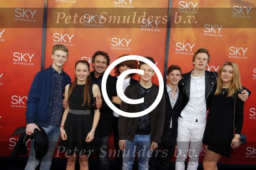 Amsterdam  3 april 2016
Premiere musical Sky in het Amsterdam theater.
Marco Borsato met zijn vrouw Leontine en kinderen Luca Senna en Jada